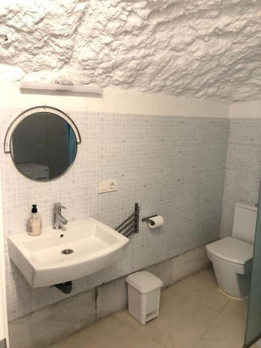 Ferienwohnung Authentic Cave In Old City Centre Granada Exterior foto